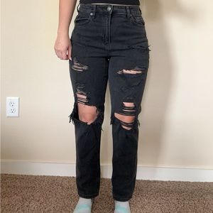 American Eagle size 4 Ripped Jeans